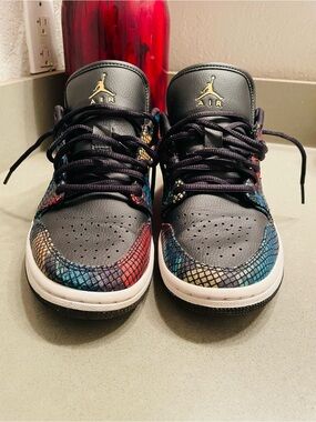 Jordan Low-Top Sneakers - Black with Multicolor Snakeskin